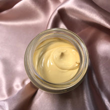 Load image into Gallery viewer, Pigment Passion Brightening Mask